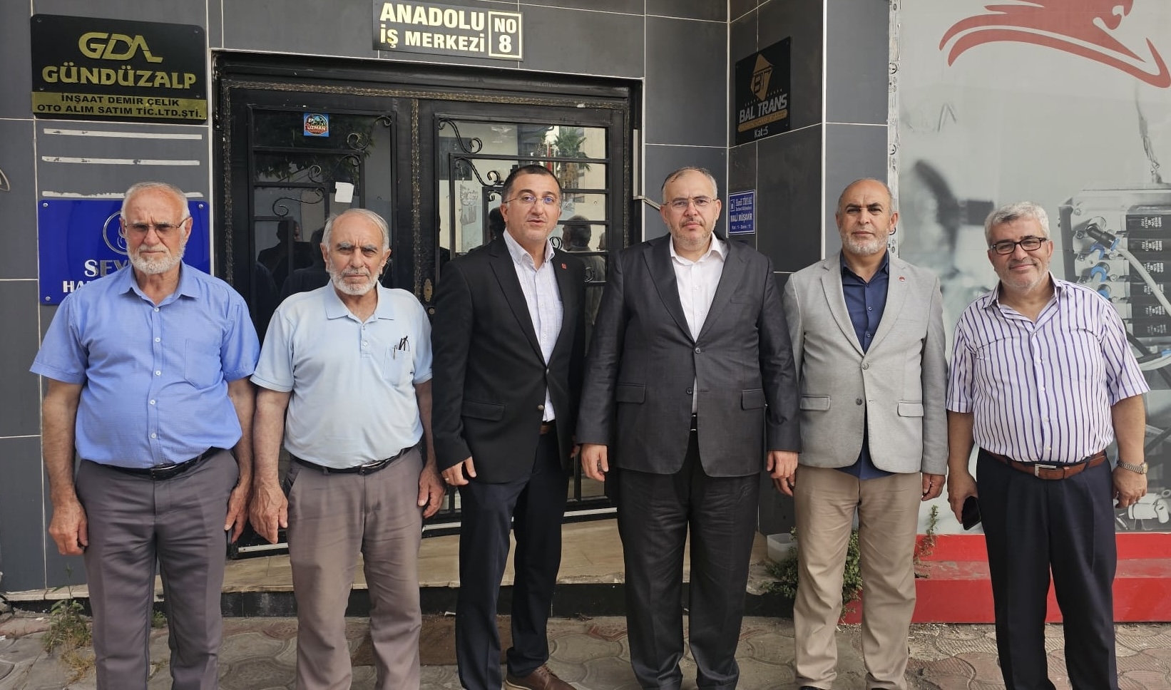 Hatay Milletvekili Necmettin Çalışkan, İş İnsanı Ramazan Öksüz’ü Ahsen Demirçelik’in Ofisinde Ziyaret Etti
